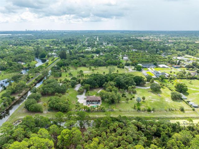 Home for sale at 576 Marshall Rd - photo 6255404