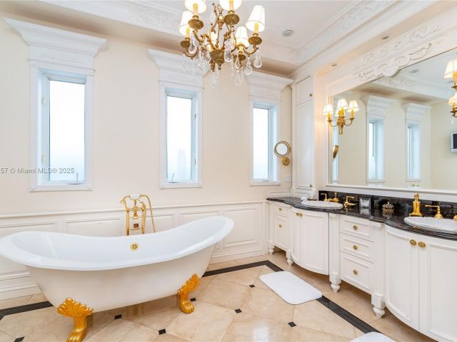 Home for sale at 4539 Pine Tree Dr - photo 6260236