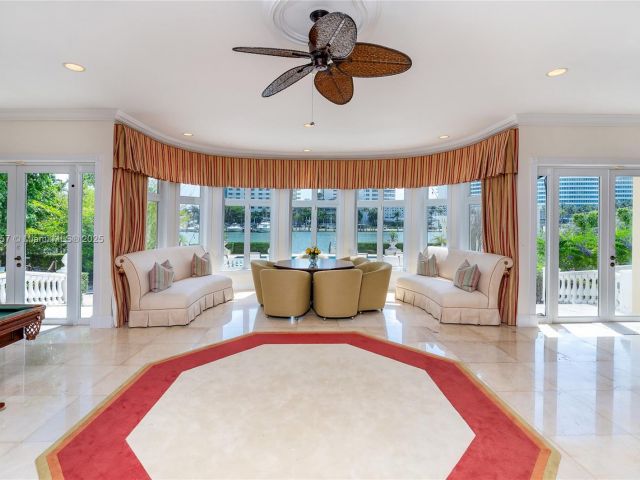 Home for sale at 4539 Pine Tree Dr - photo 6260237