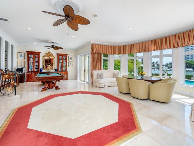 Home for sale at 4539 Pine Tree Dr - photo 6260238