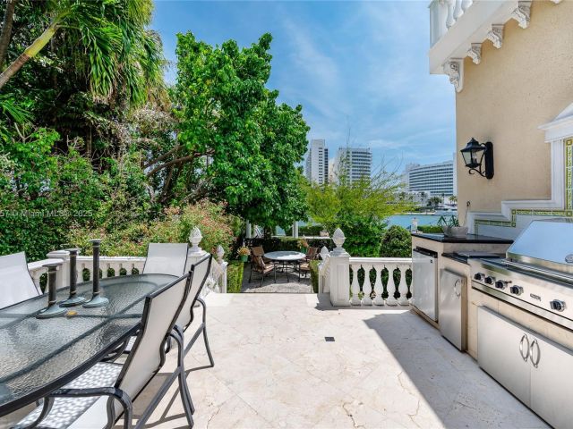 Home for sale at 4539 Pine Tree Dr - photo 6260243