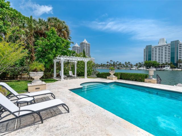 Home for sale at 4539 Pine Tree Dr - photo 6260246