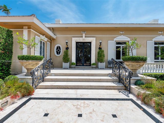 Home for sale at 4539 Pine Tree Dr - photo 6260248