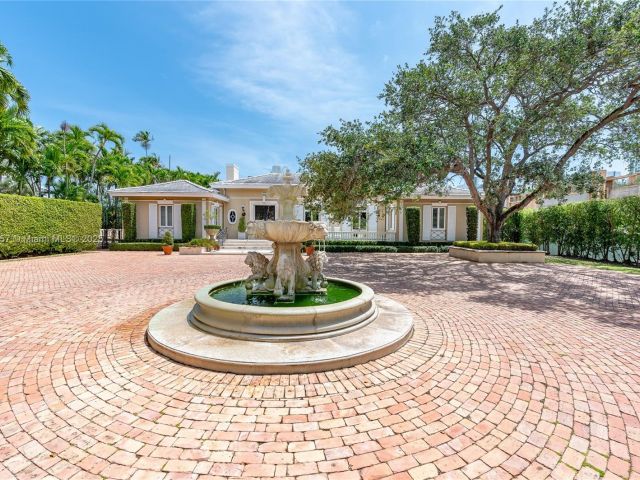 Home for sale at 4539 Pine Tree Dr - photo 6260249