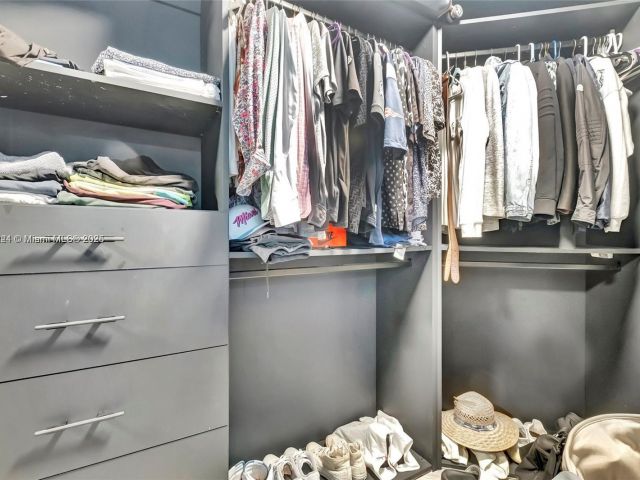 Apartment for sale  Unit #3408 - photo 6236920