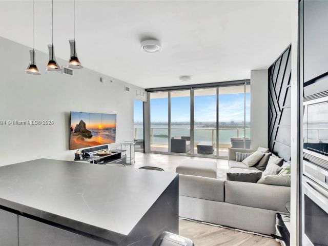 Apartment for sale  Unit #3408 - photo 6236933