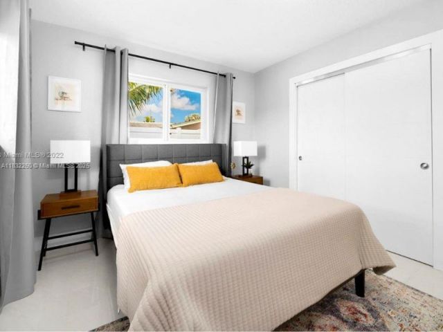 Home for sale at 2900 NW 9th Ave - photo 6235114