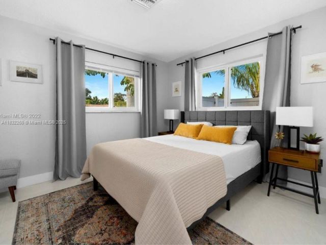 Home for sale at 2900 NW 9th Ave - photo 6235115