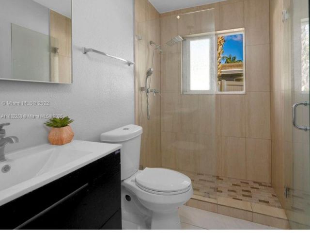 Home for sale at 2900 NW 9th Ave - photo 6235120