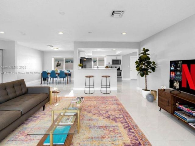 Home for sale at 2900 NW 9th Ave - photo 6235130