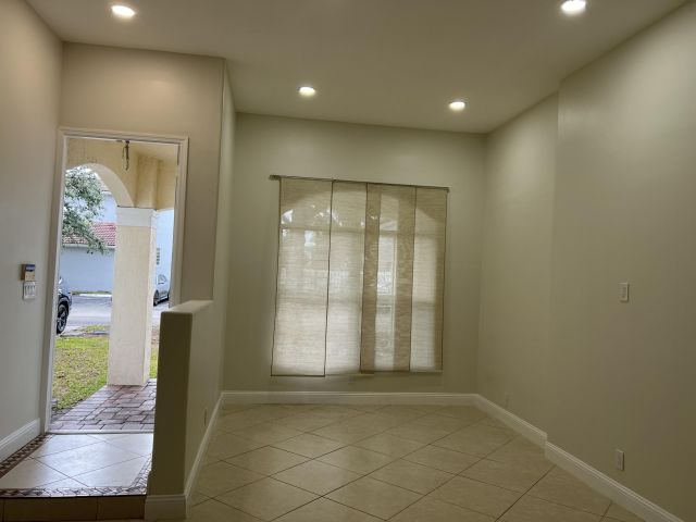 Home for rent at 5076 SW 38th Way - photo 6275046