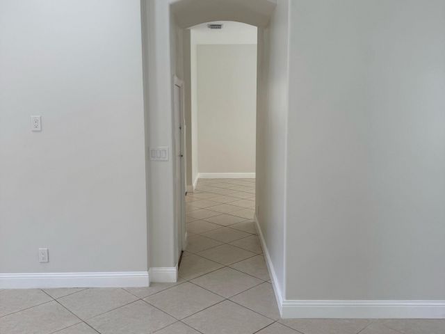 Home for rent at 5076 SW 38th Way - photo 6275049