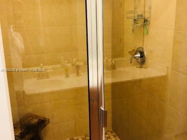 Home for rent at 2950 St Thomas Dr 2950 - photo 6234924