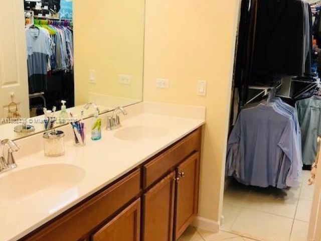 Home for rent at 2950 St Thomas Dr 2950 - photo 6234926