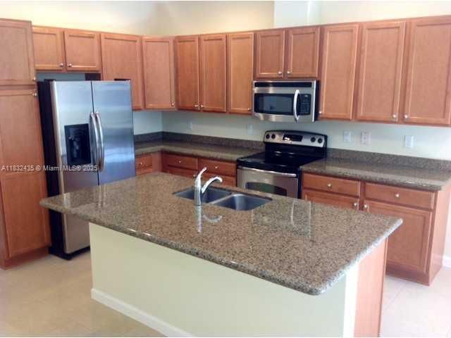 Home for rent at 2950 St Thomas Dr 2950 - photo 6234935