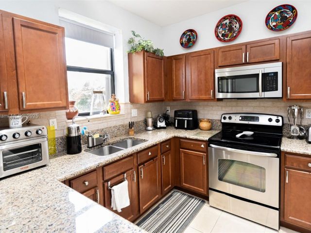 Home for rent at 23480 SW 113th Ave 23480 - photo 6235065