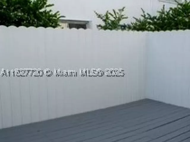 2-bedroom home for sale in Hollywood - 972 N 18th Ct - MondialRealty