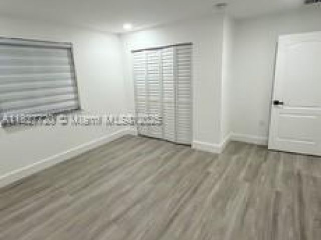 Home for sale at 972 N 18th Ct - photo 6236090