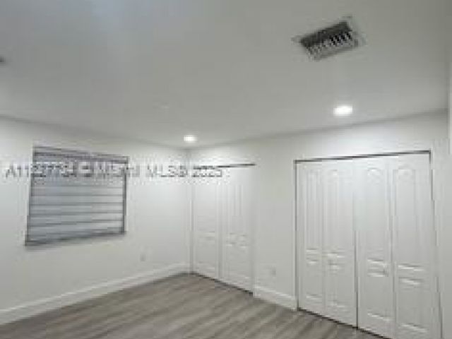 Home for sale at 964 N 18th Ct - photo 6236063