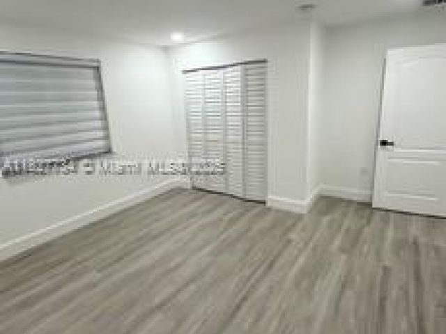 Home for sale at 964 N 18th Ct - photo 6236064