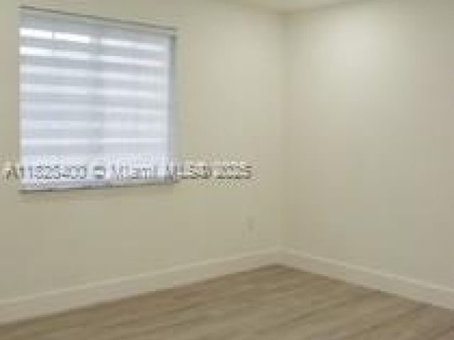 Home for sale at 968 N 18th Ct - photo 6236022