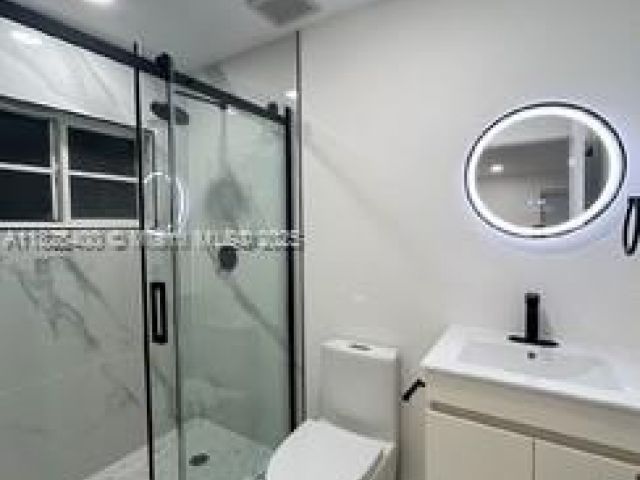 Home for sale at 968 N 18th Ct - photo 6236023