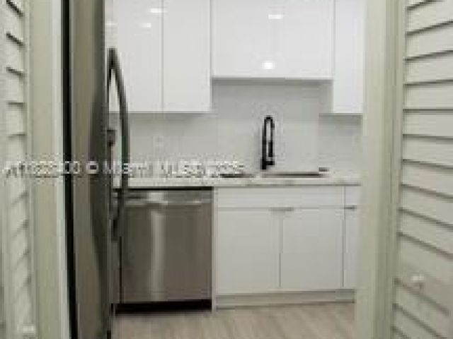 Home for sale at 968 N 18th Ct - photo 6236033