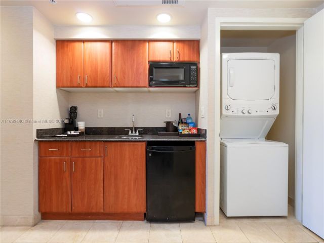 Apartment for sale  Unit #1107 - photo 6236993