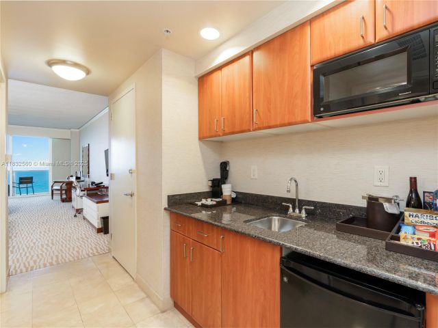 condo for sale in Sunny Isles Beach - 18001 Collins Ave 1107 - MondialRealty