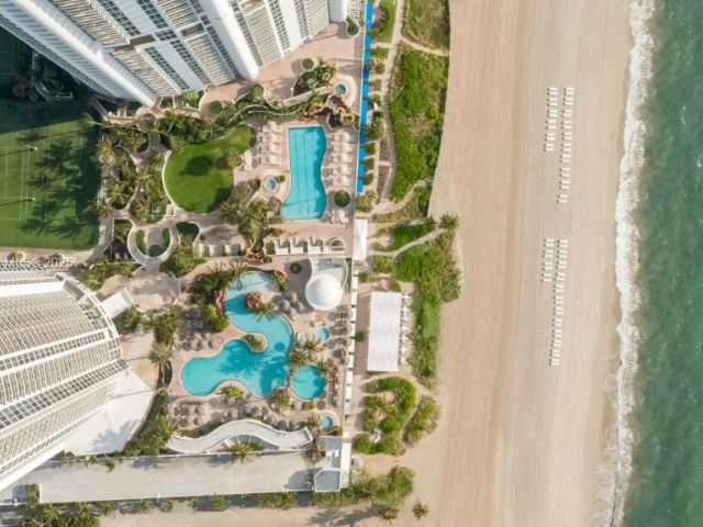 condo for sale in Sunny Isles Beach - 18001 Collins Ave 1107 - MondialRealty
