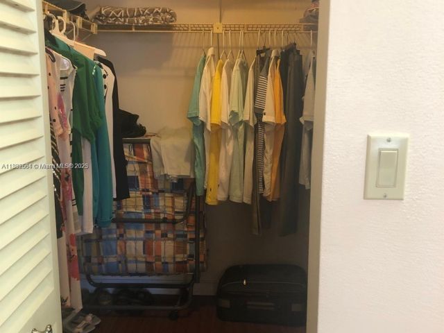 1-bedroom condo for sale in Hallandale Beach - 1865 S Ocean Dr 5H - MondialRealty