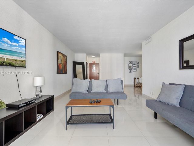 Apartment for sale  Unit #8X - photo 6241920