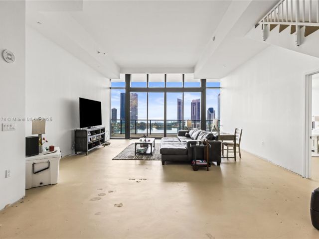 Apartment for sale  Unit #1506 - photo 6236451