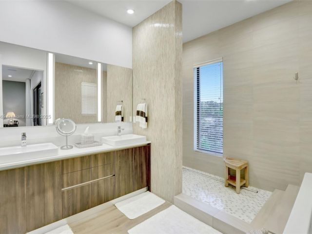 Home for sale at 324 Balboa St - photo 6236122