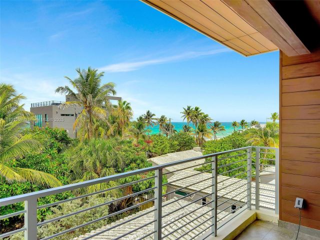 Home for sale at 324 Balboa St - photo 6236127