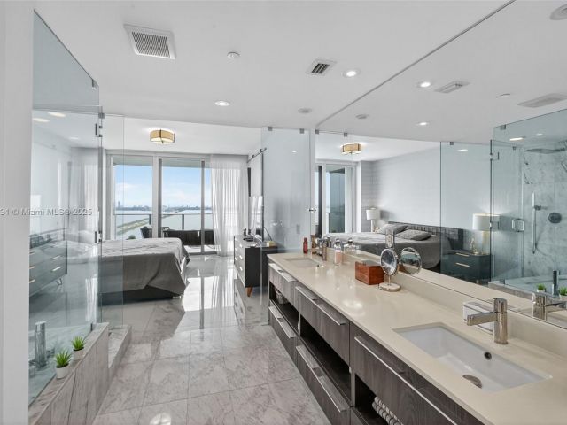 Apartment for sale  Unit #4503 - photo 6236852