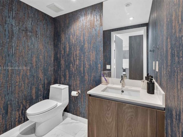 Apartment for sale  Unit #4503 - photo 6236856