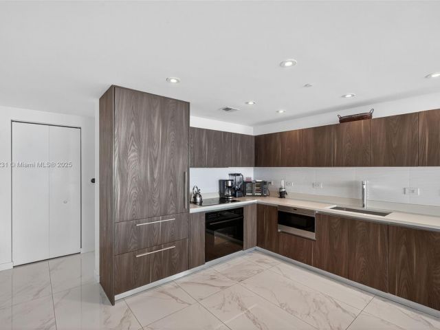 Apartment for sale  Unit #4503 - photo 6236863