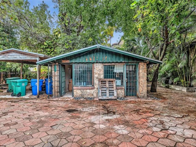 Home for sale at 3041 Oak Ave - photo 6236786