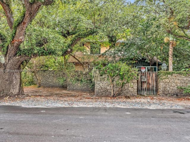 Home for sale at 3041 Oak Ave - photo 6236792