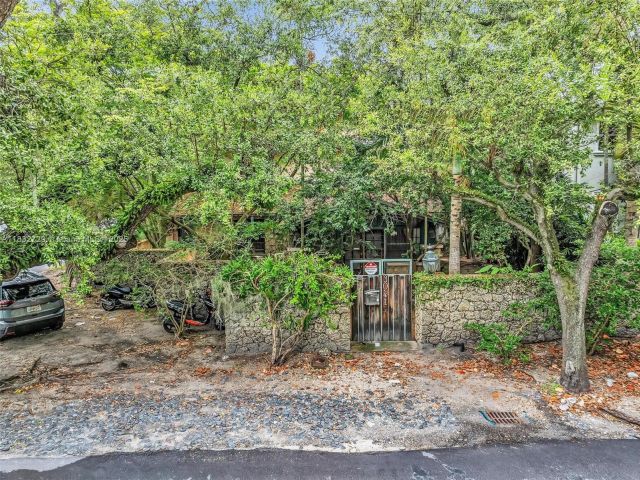 Home for sale at 3041 Oak Ave - photo 6236793