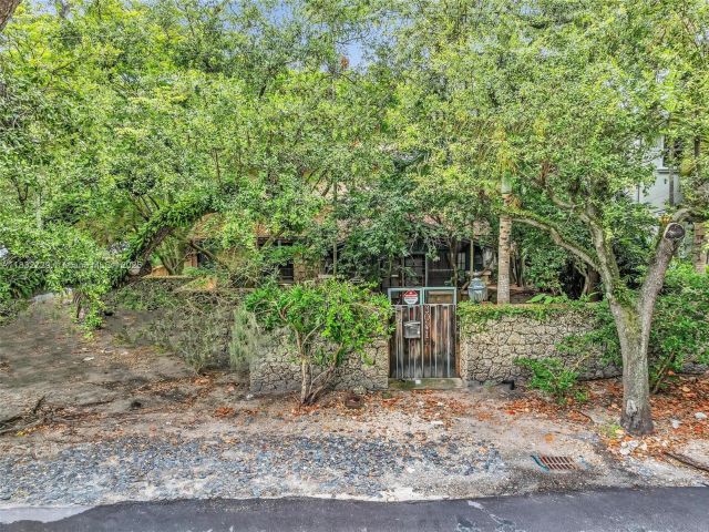 Home for sale at 3041 Oak Ave - photo 6236794