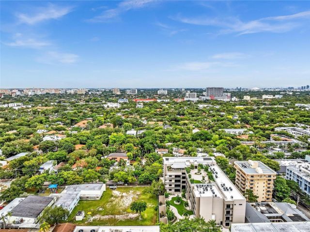 Home for sale at 3041 Oak Ave - photo 6236800