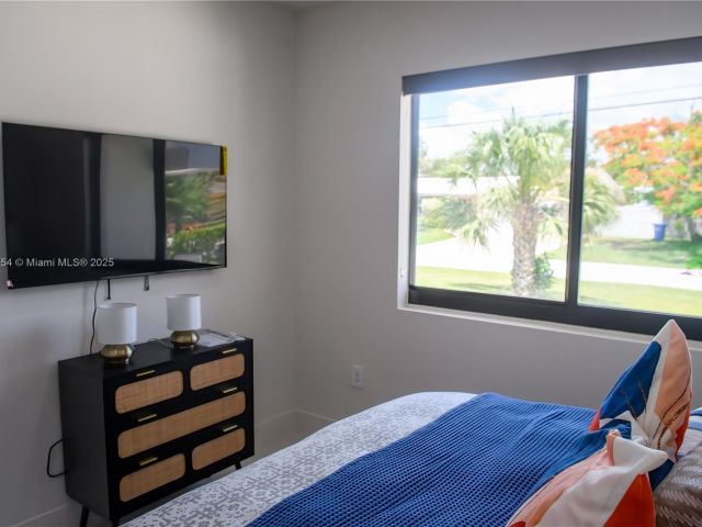 Home for rent at 1240 NE 27th Ter - photo 6235571