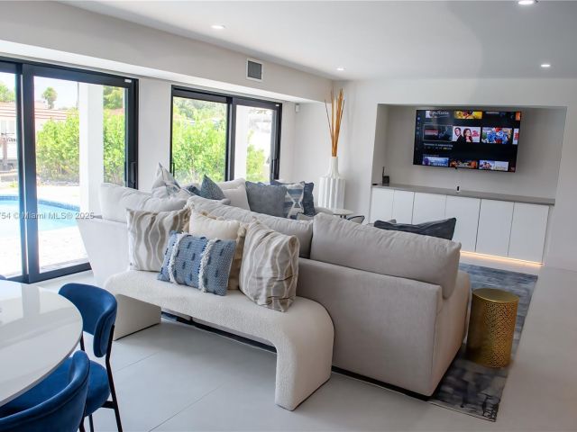 Home for rent at 1240 NE 27th Ter - photo 6235580