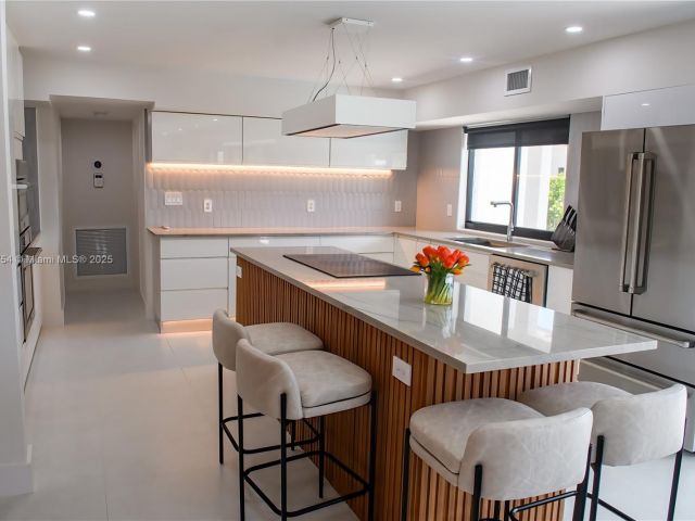 Home for rent at 1240 NE 27th Ter - photo 6235583