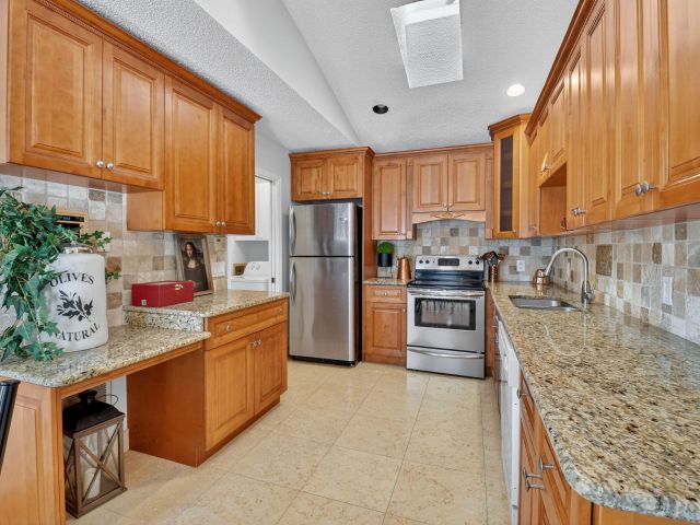 Home for sale at 7777 Stirling Bridge Boulevard S - photo 6252793