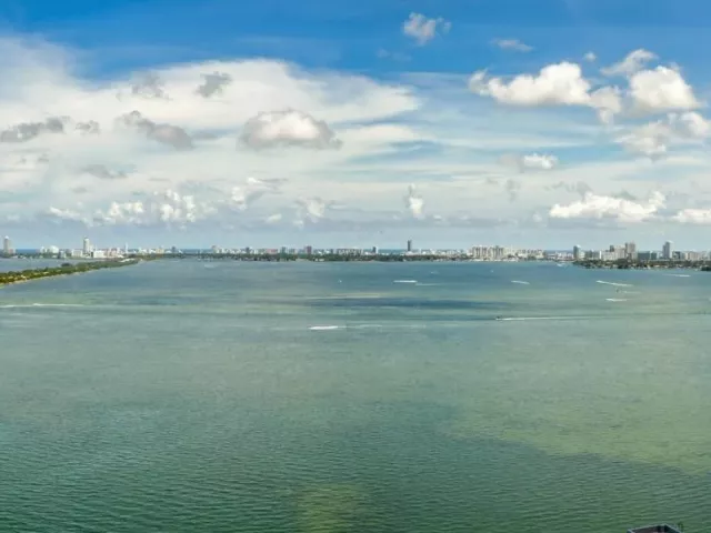 2-bedroom condo for sale in Miami - 480 NE 31st St 3205 - MondialRealty