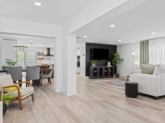 Home for sale at 581 SE 5th Avenue - photo 6238228