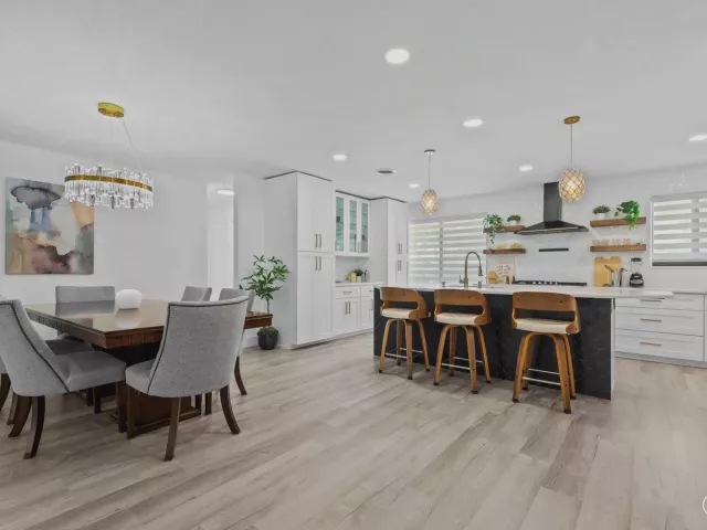5-bedroom home for sale in Pompano Beach - 581 SE 5th Avenue - MondialRealty